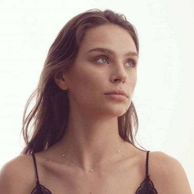 Collier Claverin Give Me Five en or blanc et perles blanches - PORTE