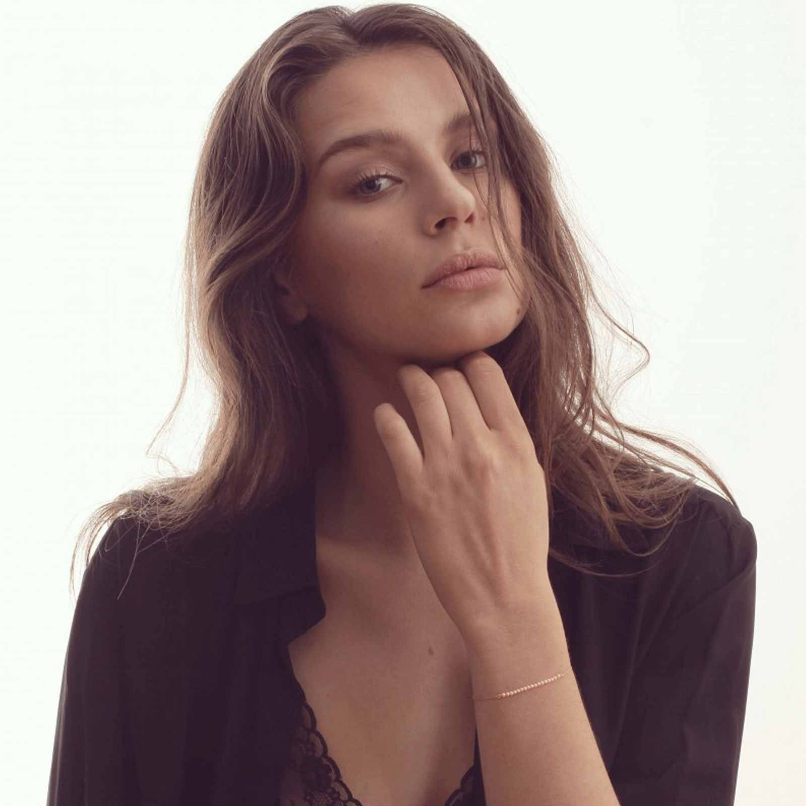 Bracelet Claverin Mini Rock My Pearls en or jaune et perles roses - PORTE