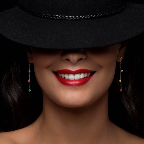 Pendants d'Oreilles La Brune et La Blonde Confetti Rainbow en or jaune et 6 pierres précieuses 0,80 carat