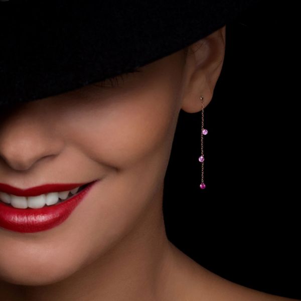 Pendants d'Oreilles La Brune et La Blonde Confetti Rose en or rose rubis et saphirs rose 0,80 carat
