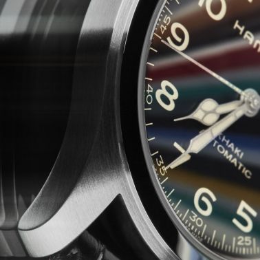 Montre Hamilton Khaki Field Murph automatique cadran noir bracelet cuir noir façon alligator 42 mm