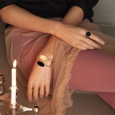 Jonc Ginette NY Ellipse en or rose et onyx