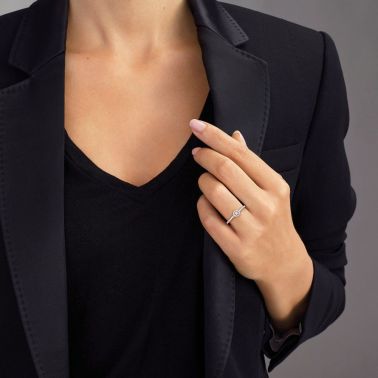 Bague Messika Joy petit modèle en or blanc et diamants