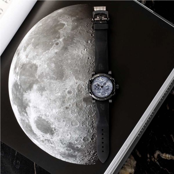 Romain Jerome Moon Dust DNA 46 mm