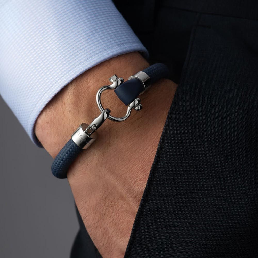 Bracelet Omega Sailing en acier inoxydable et caoutchouc bleu foncé structuré avec surpiqûre orange