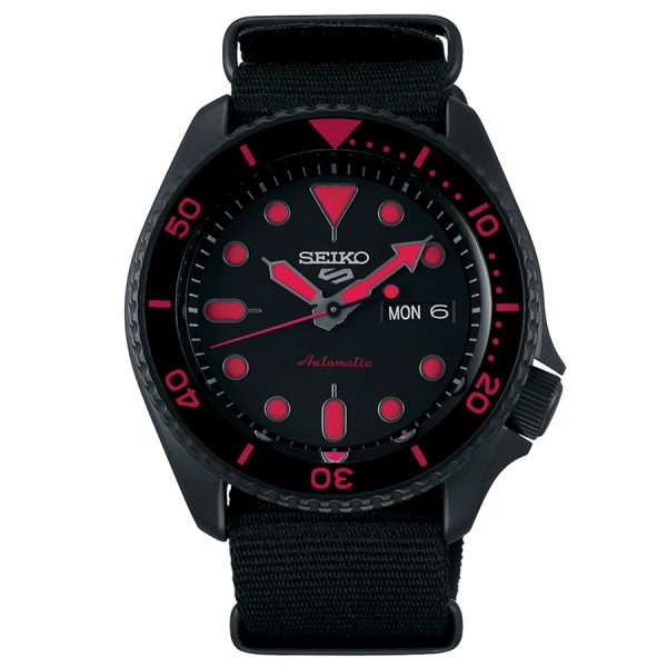 Montre Seiko 5 Street automatique cadran noir index rouge bracelet NATO 42,5 mm