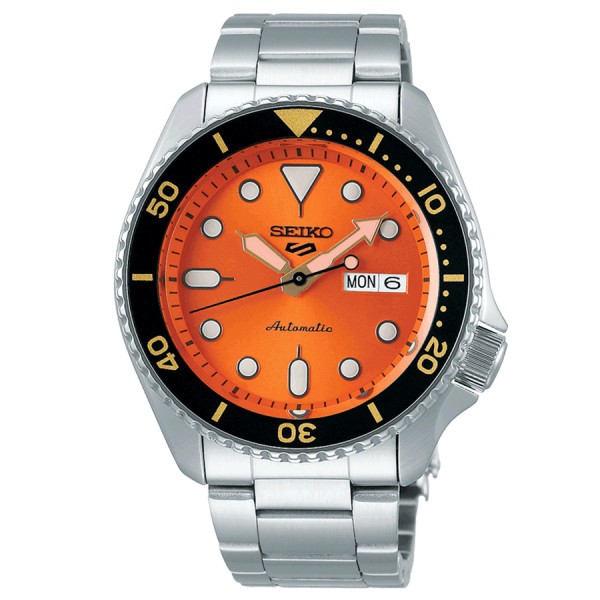 Montre Seiko 5 Sports automatique cadran orange bracelet acier 42,5 mm