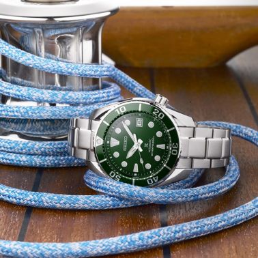 Montre Seiko Prospex Diver's automatique cadran vert bracelet acier 45 mm