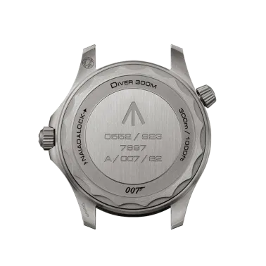 Montre Omega Seamaster Diver 300m Co-Axial Master Chronometer Edition 007 No Time To Die cadran noir bracelet NATO 42 mm