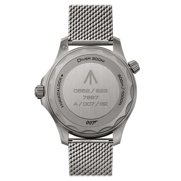 210.90.42.20.01.001 Montre Omega Seamaster Diver 300m Co-Axial Master Chronometer Edition 007 No Time To Die cadran noir bracele