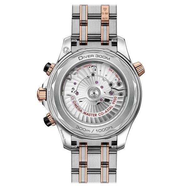 Montre Omega Seamaster Diver 300m Co-Axial Master Chronometer Chronograph détails or Sedna cadran noir bracelet acier 44 mm