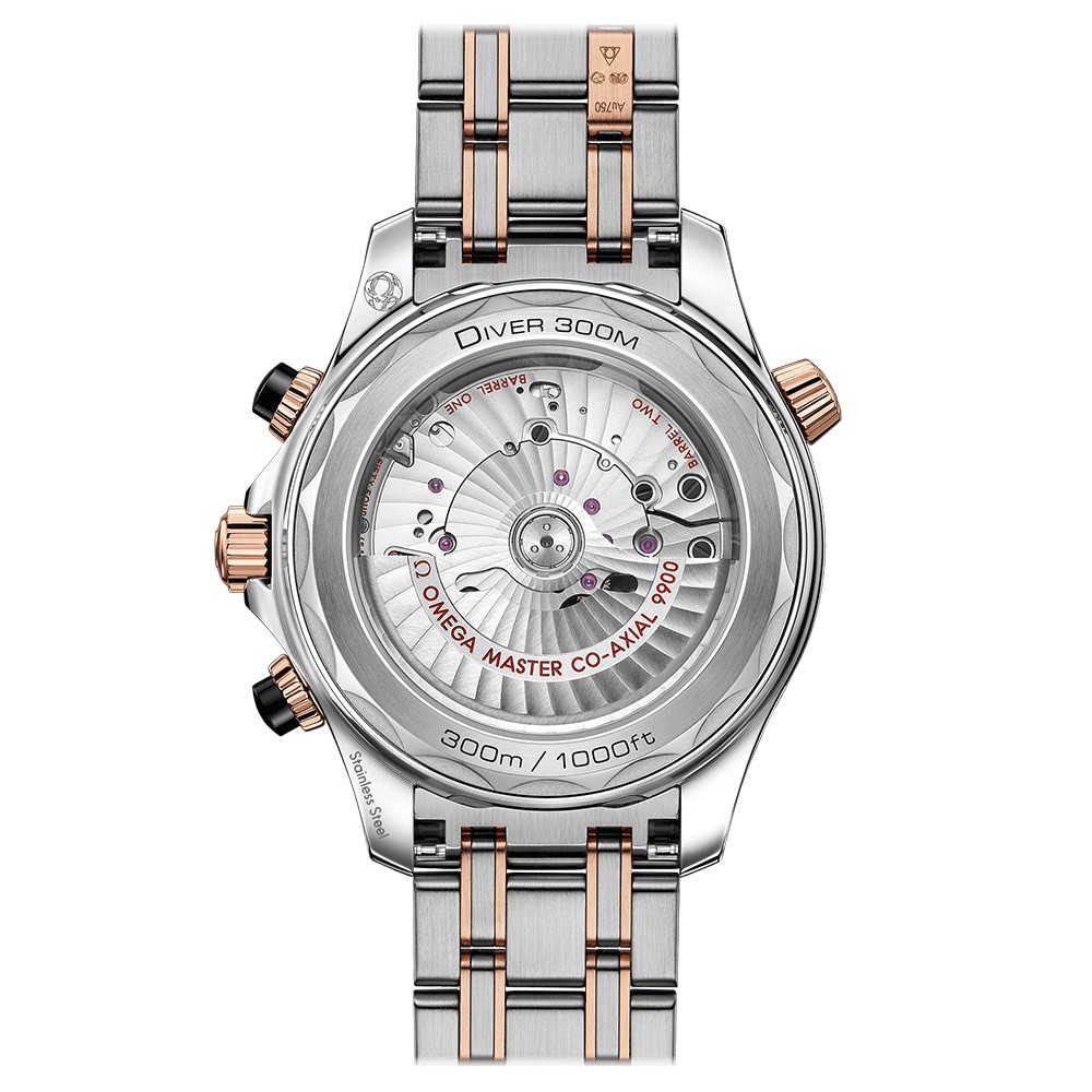 Montre Omega Seamaster Diver 300m Co-Axial Master Chronometer Chronograph détails or Sedna cadran noir bracelet acier 44 mm