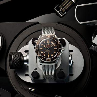 210.90.42.20.01.001 Montre Omega Seamaster Diver 300m Co-Axial Master Chronometer Edition 007 No Time To Die cadran noir bracele