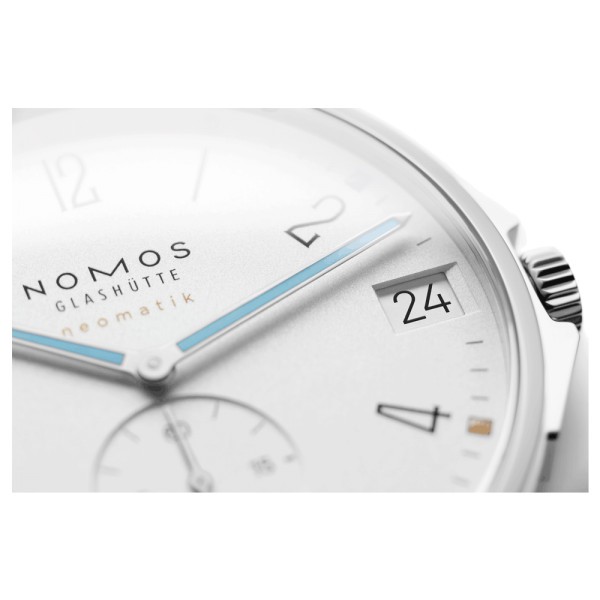  Montre NOMOS Tangente Sport Neomatik 42 date automatique cadran argent bracelet acier 42 