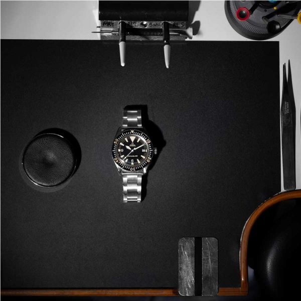 HTGベーシック Black DX TypeA Review of original Omega Seamaster 300 ref.166.024 – Luxury