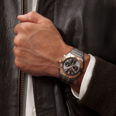 Montre Breitling Chronomat B01 Chronograpge Or automatique cadran anthracite bracelet acier et or rouge 42 mm UB0134101B1U1