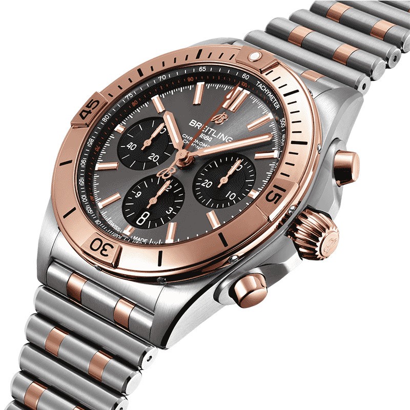 Montre Breitling Chronomat B01 Chronograpge Or automatique cadran anthracite bracelet acier et or rouge 42 mm UB0134101B1U1