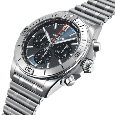 Montre Breitling Chronomat B01 Chronograph automatique cadran bleu bracelet acier 42 mm AB0134101C1A1