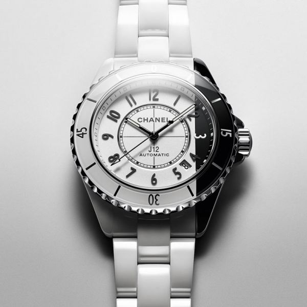 Montre Chanel J12 Paradoxe automatique céramique blanche et noire Edition Spéciale 38 mm