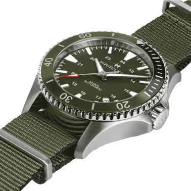 Montre Hamilton Khaki Navy Scuba automatique cadran vert bracelet NATO 40 mm