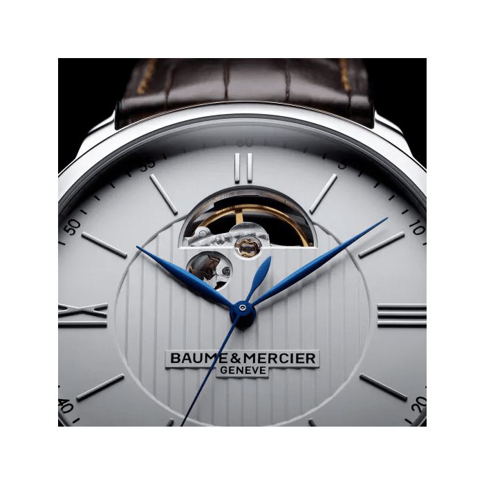 Montre Baume et Mercier Classima automatique cadran argenté bracelet cuir alligator brun 42 mm 10524