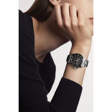Montre CHANEL J12 cadran noir index diamants bracelet céramique haute résistance 38 mm
