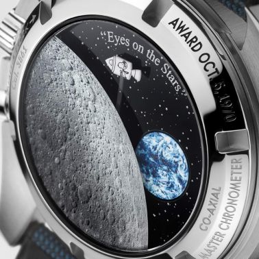 Omega Speedmaster Moonwatch Silver Snoopy Award 42 mm