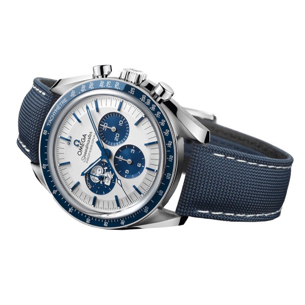 Omega Speedmaster Moonwatch Silver Snoopy Award 42 mm