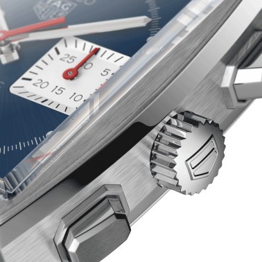 Montre TAG Heuer Monaco Calibre HEUER 02 cadran bleu bracelet acier 39 mm CBL2111.BA0644