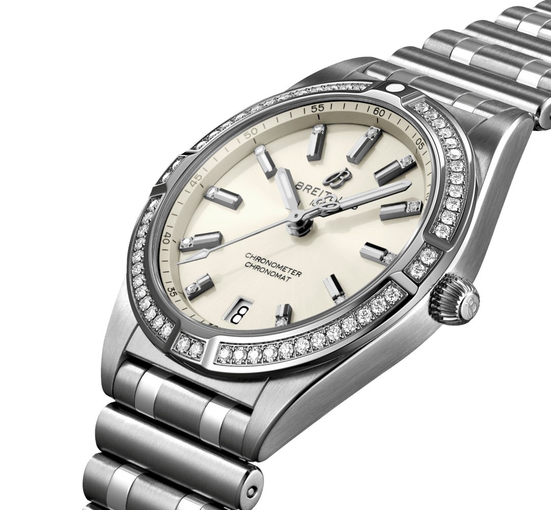 Montre Breitling Chronomat Lady Superquartz cadran blanc lunette et index diamants 32 mm A77310591A1A1