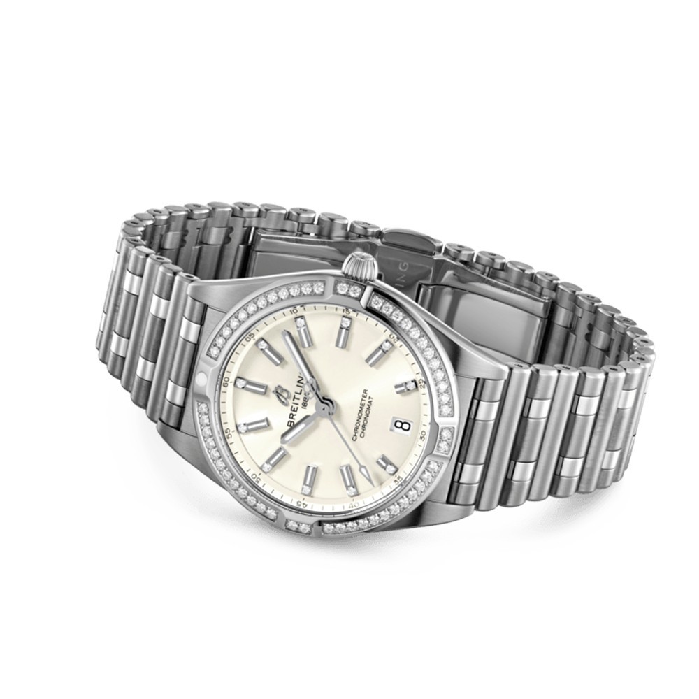 Montre Breitling Chronomat Lady Superquartz cadran blanc lunette et index diamants 32 mm A77310591A1A1
