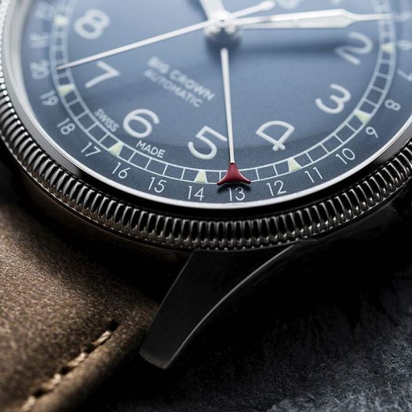 Montre Oris Aviation Big Crown Pointer Date cadran bleu bracelet cuir brun 40 mm