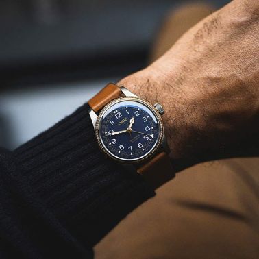 Montre Oris Aviation Big Crown Pointer Date cadran bleu bracelet cuir 40 mm