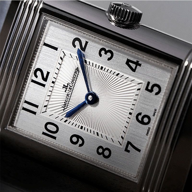 Montre Jaeger LeCoultre Reverso Classic Medium Duetto automatique cadran argent bracelet cuir bleu