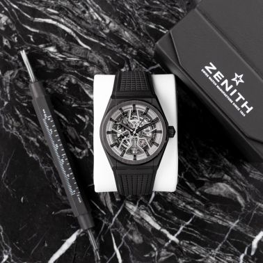 Montre Zenith Defy Classic Black Ceramic 41 mm 2020 Full Set 49.9000.670/77.R782