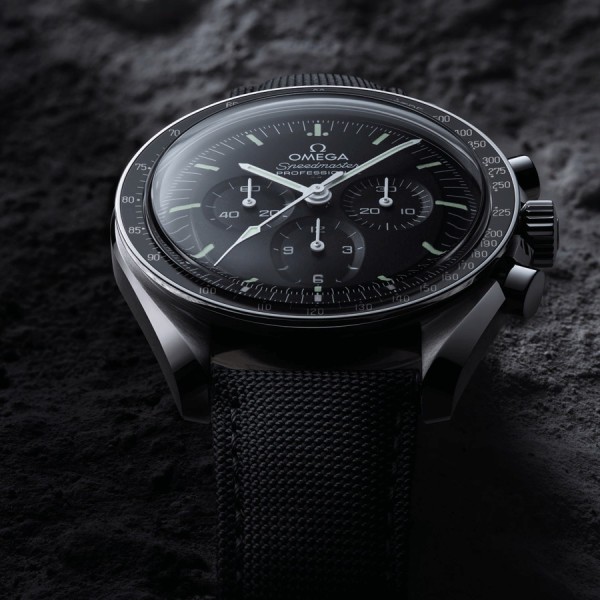 310.32.42.50.01.001 Montre Omega Speedmaster Moonwatch Professional Chronographe Co-Axial Master Chronometer verre hésalite brac