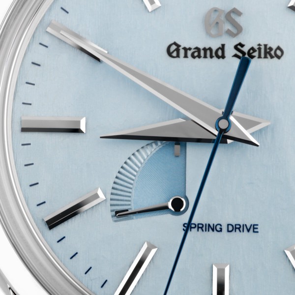 Montre Grand Seiko Elegance Spring Drive cadran bleu bracelet cuir noir 40,2 mm SBGA407G