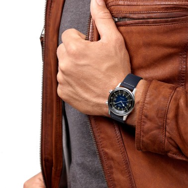 Montre Longines Legend Diver automatique cadran bleu bracelet cuir bleu 42 mm L3.774.4.90.2