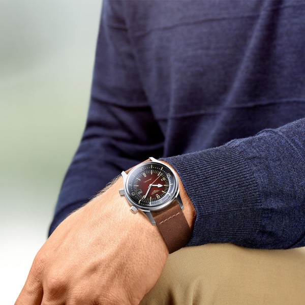 Montre Longines Legend Diver automatique cadran brun bracelet cuir brun 42 mm L3.774.4.60.2
