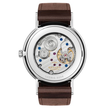 Montre NOMOS Ludwig 38 mécanique cadran blanc émail fond saphir bracelet cuir brun 37,5 mm Montre NOMOS Ludwig 38 mécanique cadr