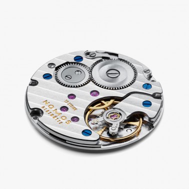 Montre NOMOS Ludwig 38 mécanique cadran blanc émail bracelet cuir brun 37,5 mm 236