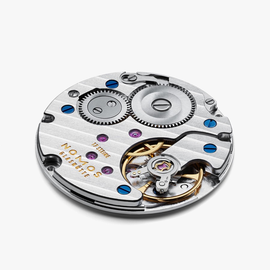 Montre NOMOS Ludwig 38 mécanique cadran blanc émail bracelet cuir brun 37,5 mm 236