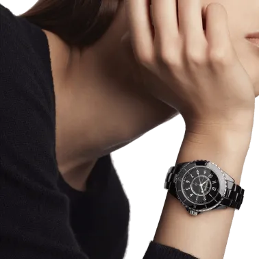 Montre CHANEL J12 cadran noir bracelet céramique haute résistance noire 33 mm H5695