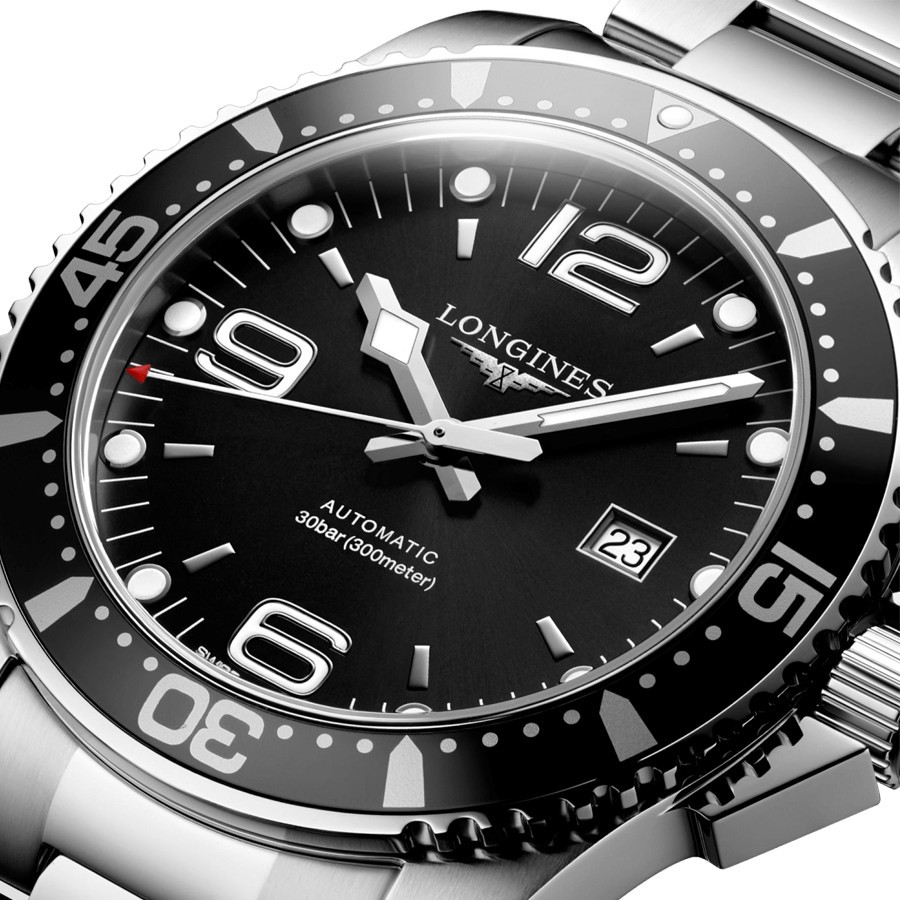Montre Longines HydroConquest automatique cadran noir bracelet acier 44 mm L3.841.4.56.6