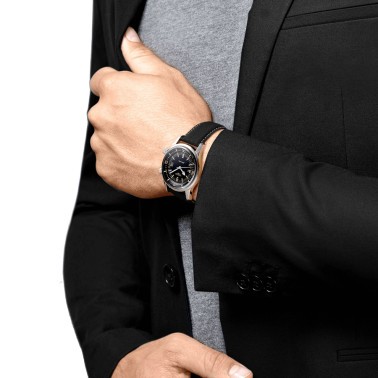 Montre Longines Heritage Diver automatique cadran noir bracelet NATO gris 42 mm L3.774.4.50.0