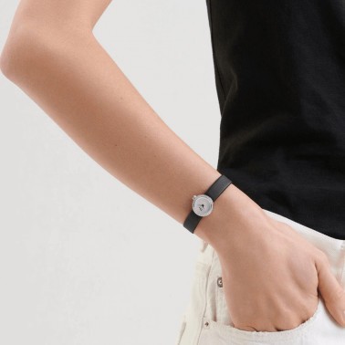 Mini D de Dior quartz watch white mother-of-pearl dial black satin strap 19 mm CD040110A001