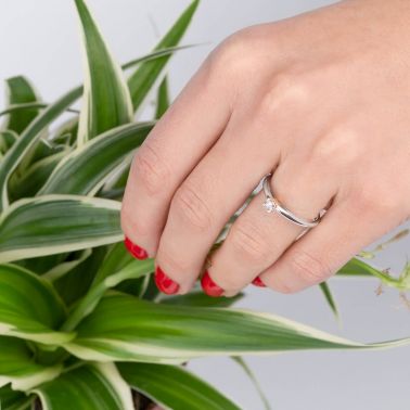 Solitaire Les Poinçonneurs Tess in pink gold white gold and diamond