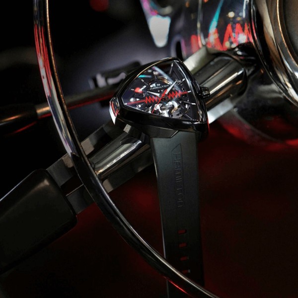 Montre Hamilton Ventura Elvis80 Skeleton automatique bracelet caoutchouc noir 42,50 x 44,60 mm H24535331