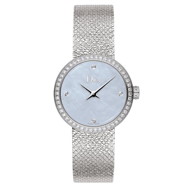 Montre D de Dior Satine quartz cadran nacre bleue lunette sertie 25 mm