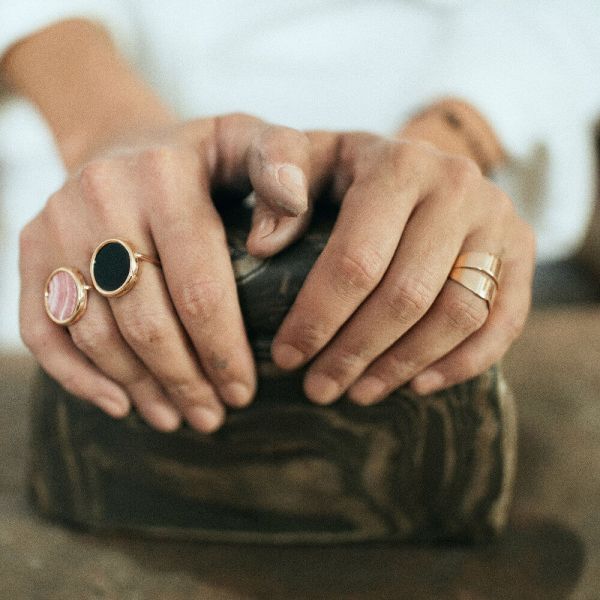 Bague Ginette NY Disc Ring en or rose et rhodochrosite